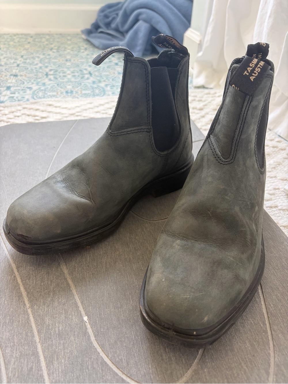 Blundstone Rustic Black Chelsea Leather Boots- size 5– US women’s 8
